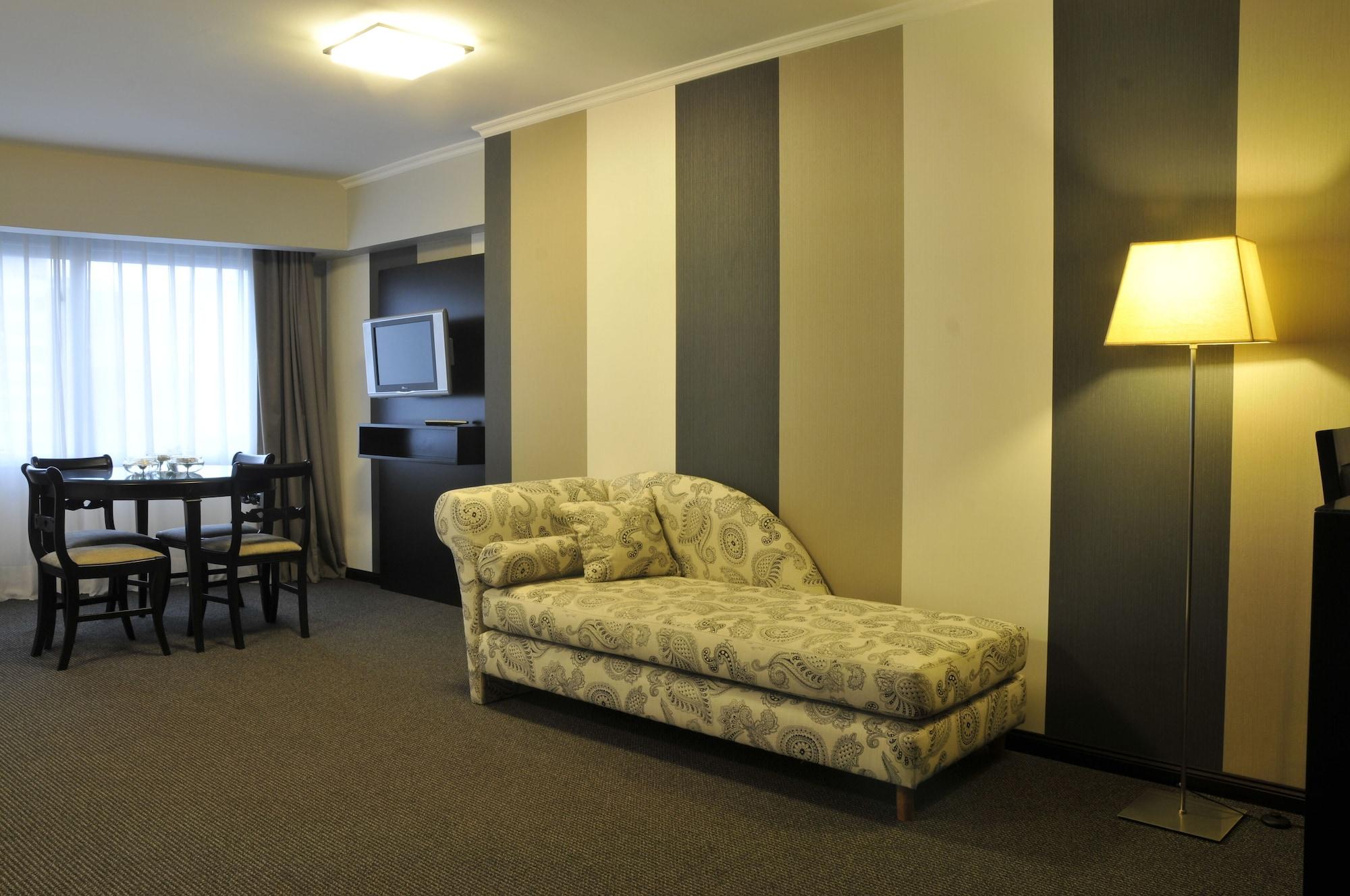 רוסאריו Plaza Real Suites Hotel מראה חיצוני תמונה