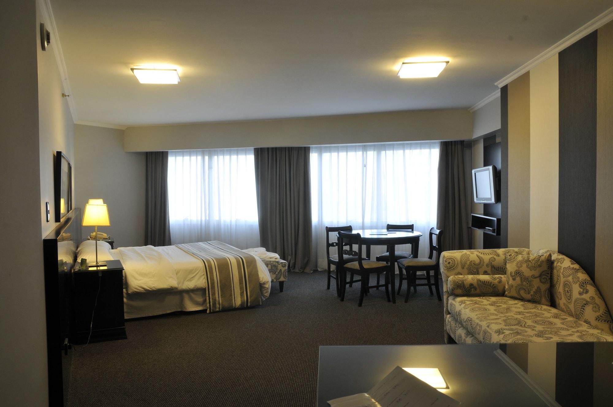 רוסאריו Plaza Real Suites Hotel מראה חיצוני תמונה
