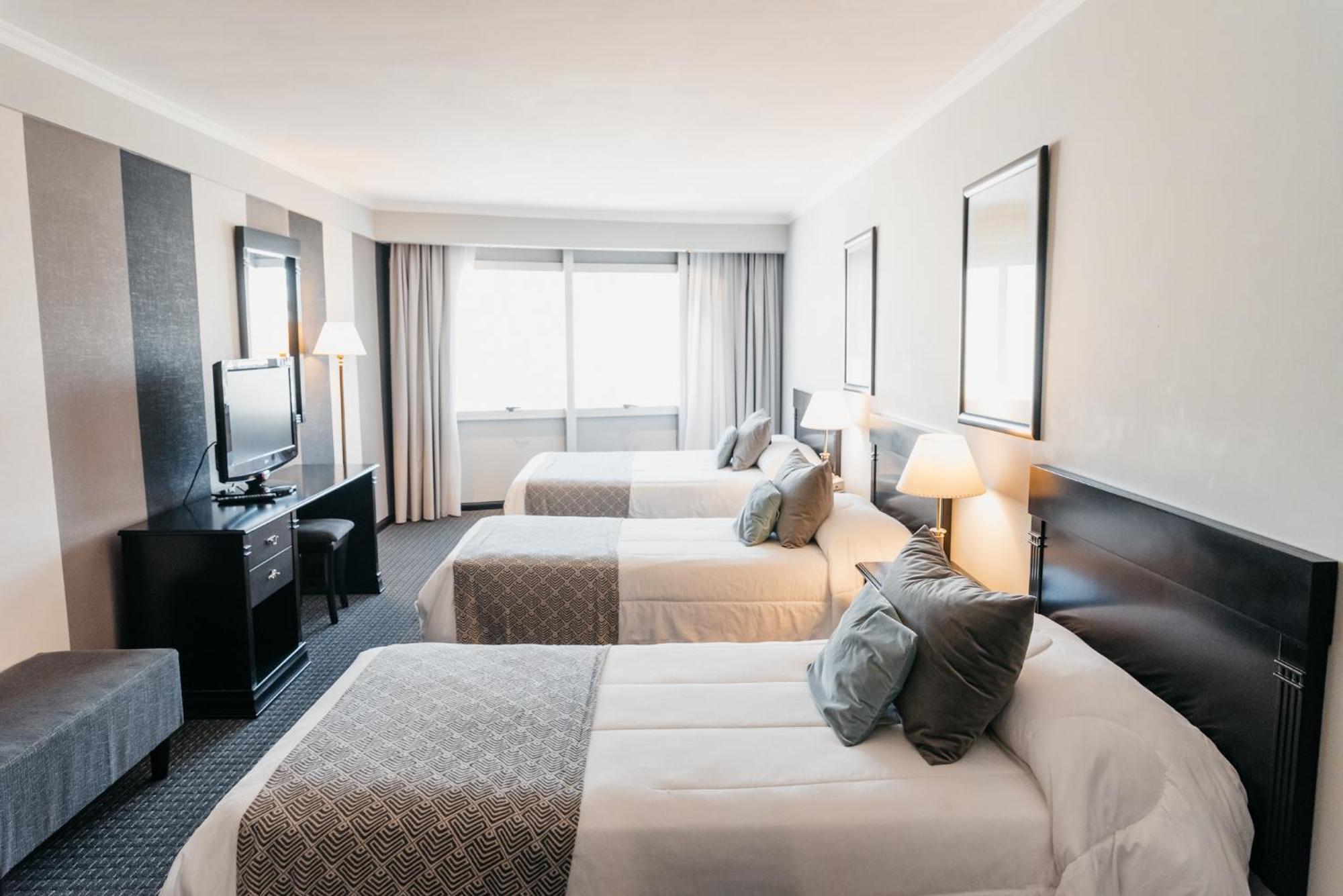 רוסאריו Plaza Real Suites Hotel מראה חיצוני תמונה
