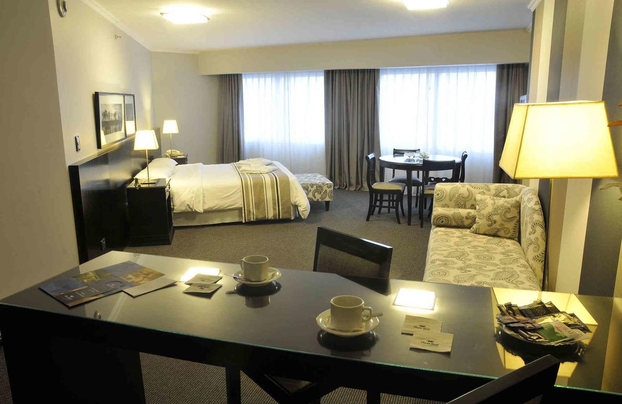 רוסאריו Plaza Real Suites Hotel מראה חיצוני תמונה